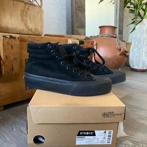 STRAYE Suede Venice high tops